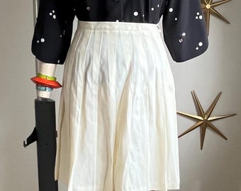 1980s Briggs NY Pleated Ivory Skirt