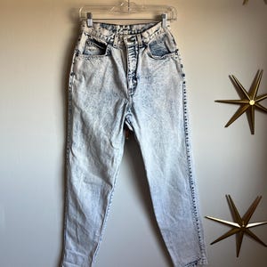 1980s Levi&#39;s High Rise Series 900 Acid Wash Jeans
