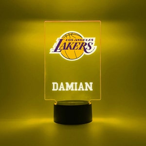 Nachtlicht LED Tisch Schreibtischlampe Amerikanischer Basketball Fan Sport Team Player Raumdekor Personalisierte KOSTENLOS gravierte 16 Farben und Fernbedienung, Geschenk