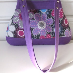 Bold Floral Handbag / Purse in Cotton image 4