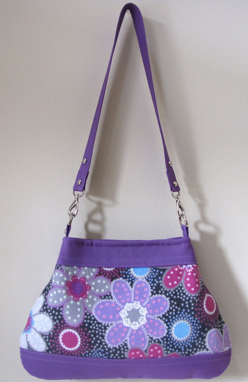 Bold Floral Handbag / Purse in Cotton image 2