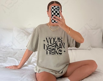 Comfort Colors 1717 Khaki Mockup: Selfie Model (JPEG)