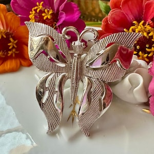 1960&#39;s Crown Trifari Butterfly Breeze Silver Vintage Brooch