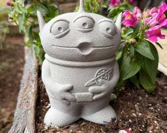 Pixar Toy Story Green Alien Garden Statue - Flower Decoration