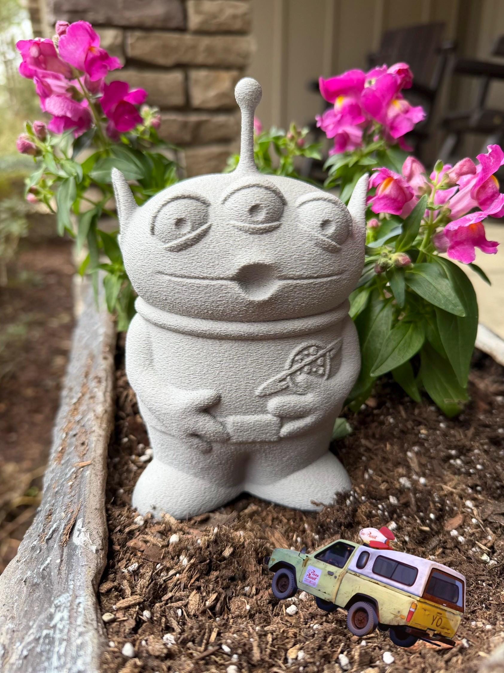 Pixar Toy Story Green Alien Garden Statue - Flower Decoration