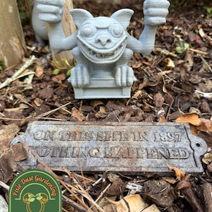 Disney Haunted Mansion Gargoyle garden statue decor yard Halloween gift stake home