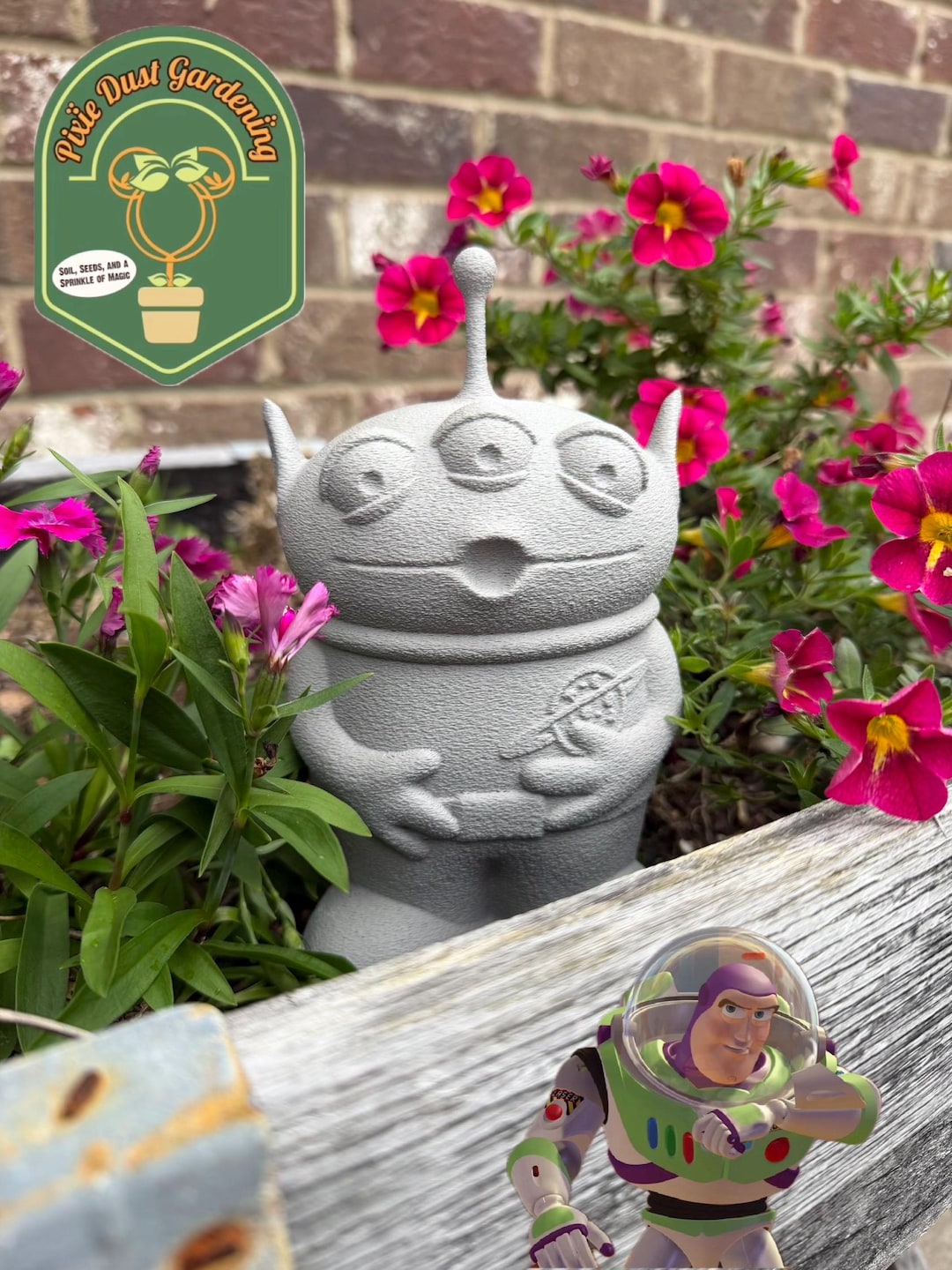 Pixar Toy Story Green Alien Garden Statue - Flower Decoration