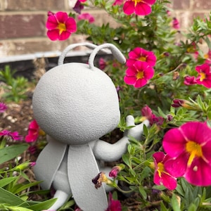 Spike the BEE Garden Statue Decor Flower Disney gift EPCOT festival home Yard Stake image 9