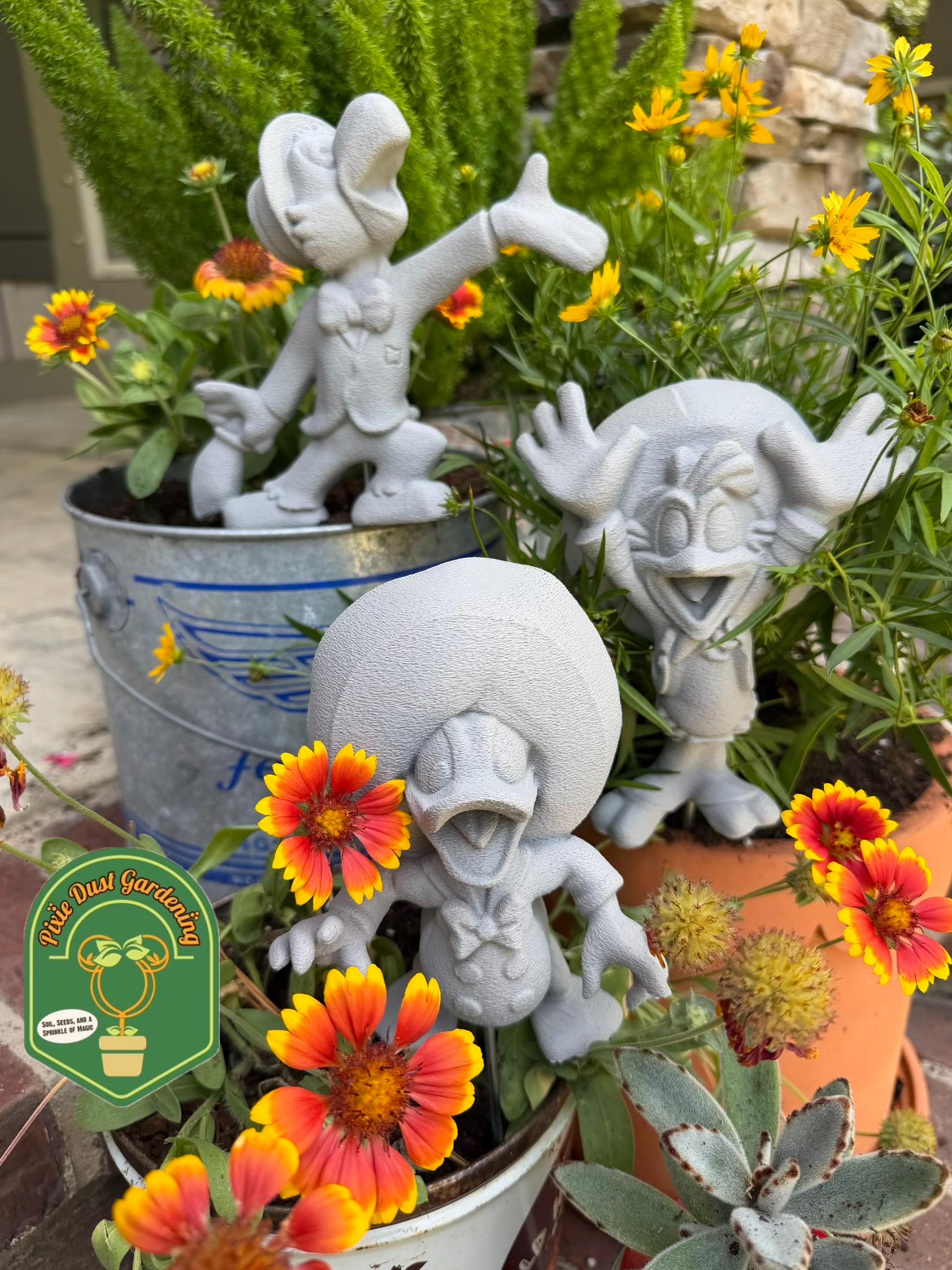 Donald Duck Garden Statue - Etsy