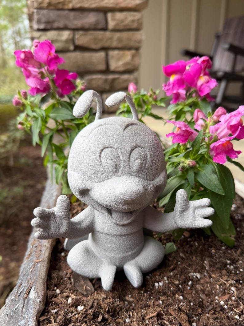 Spike the BEE Garden Statue Decor Flower Disney gift EPCOT festival home Yard Stake image 8