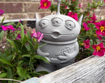 Pixar Toy Story Green Alien Garden Statue - Flower Decoration