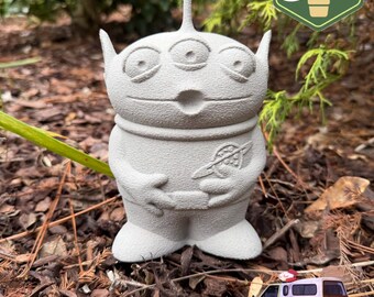 Pixar Toy Story Green Alien Garden Statue - Flower Decoration