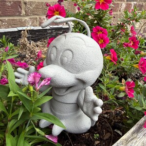 Spike the BEE Garden Statue Decor Flower Disney gift EPCOT festival home Yard Stake image 7