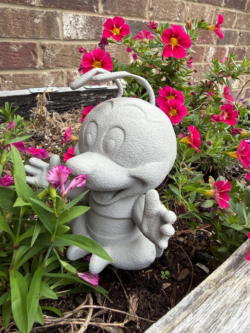 Spike the BEE Garden Statue Decor Flower Disney gift EPCOT festival home Yard Stake image 7