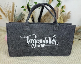 Childminder with heart felt bag – Gift for childminder – Thank you childcare – Felt bag with print – customizable