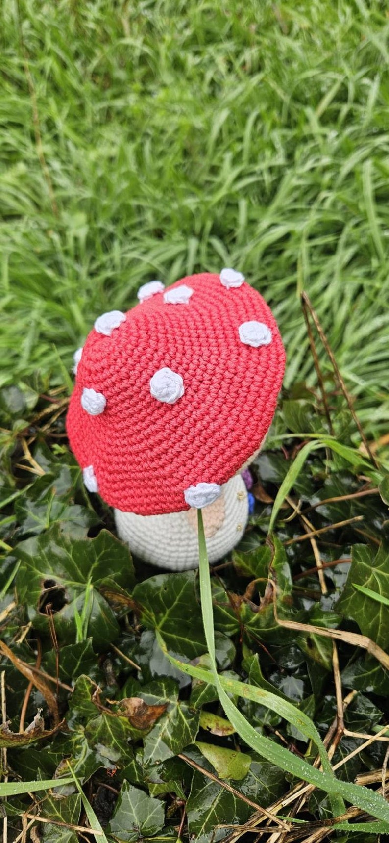 Champignon aux broderies fleuries Amigurumi Pépin de Fraise image 2