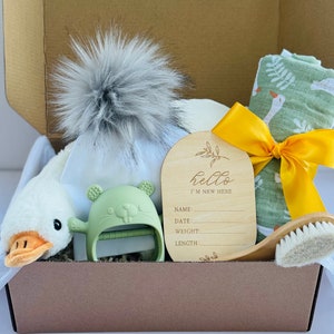 Baby gift box, curated baby gift, gender neutral, newborn gift set, baby boy gift box, baby girl gift box, baby shower, gender reveal