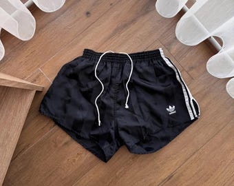 Adidas vintage 1980s pinstriped blue nylon shorts Hose