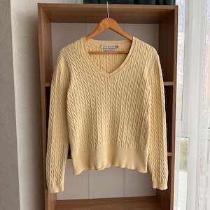 Vintage Tommy Hilfiger Creamy Beige Cable Knit Sweater