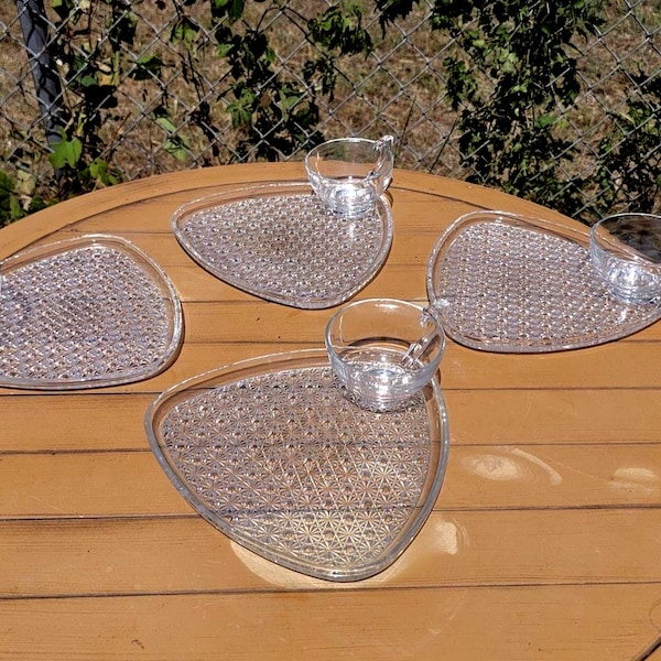 Vintage Indiana Glass Daisy and Button Snack Set - Original Box
