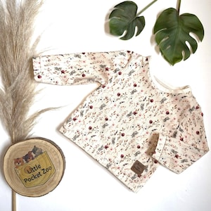 Babylangarmshirt mit tollem Blumenmuster "Blumenfeld" von Little Pocket Zoo.