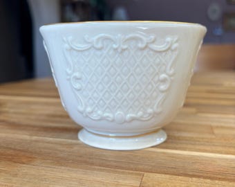 Lenox Canterbury Collection Bowl Ivory porcelain With 24 karat gold trim
