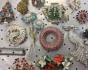 14 Vintage Broken Costume Jewelry Brooches for Mixed Media Crafting (No Junk)