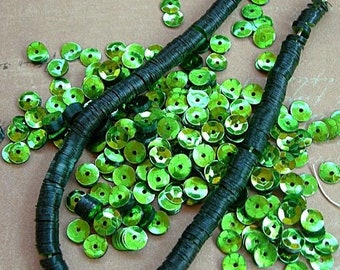 Green Sequins, Vintage Strand, 5mm metallic cups