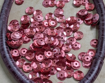 Vintage French Sequins, ROSE RED Metallic, 5mm cups, full strand
