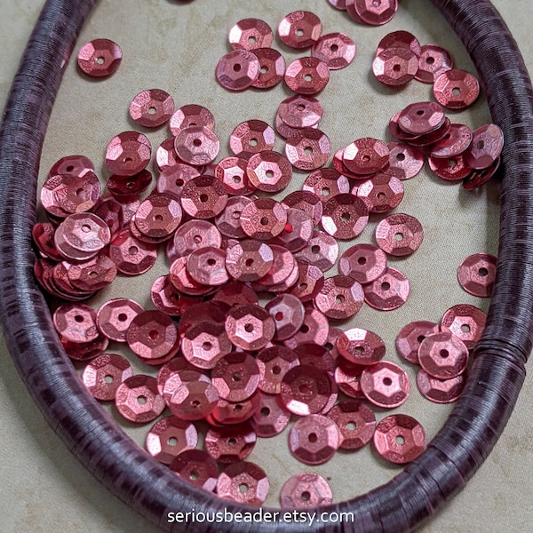 Vintage French Sequins, ROSE RED Metallic, 5mm cups, full strand