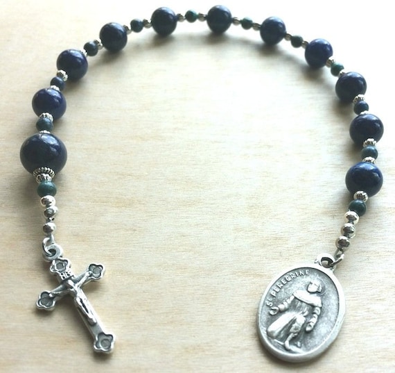 Rosary beads with 32 page booklet Gift boxed Saint Pio // Sacred Heart