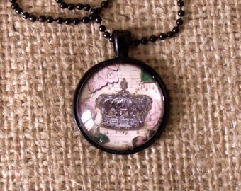 A  Pendant Crown Collage One Inch Domed Glass Black Setting and 24" Chain