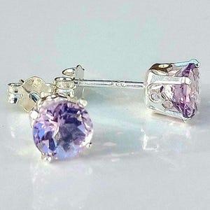 AAA Grade Natural Rose de France Amethyst in 925 silver prong setting.