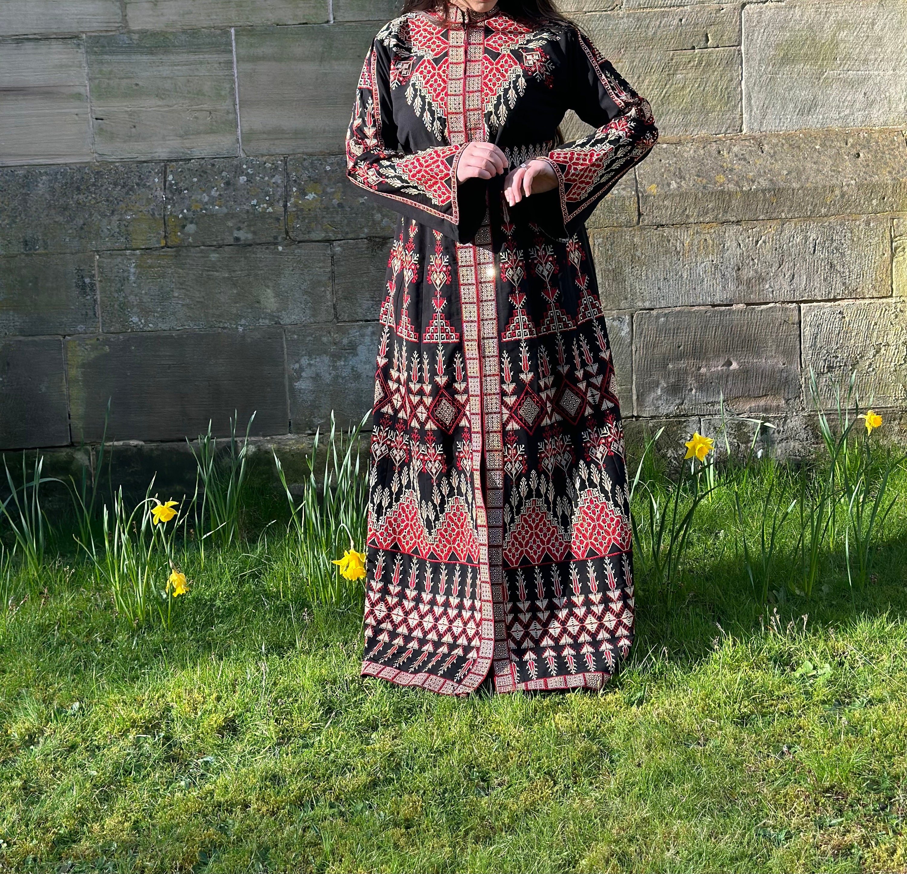 Beautiful Arabian Palestinian Syrian Design Embroidered Dress Thobe ...