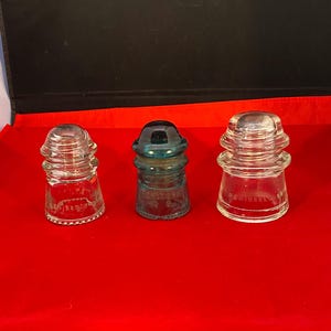 Hemingray - #17 Glas Isolator Klar 10,6 cm #9 Electric Isolator Blau/Aqua Glas 3.5", #9 Vintage Railroad Isolator Klar 3.5" - Set of 3