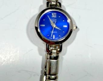 Montre-bracelet analogique VG II, mouvement à quartz, cadran bleu, fabriquée au Japon