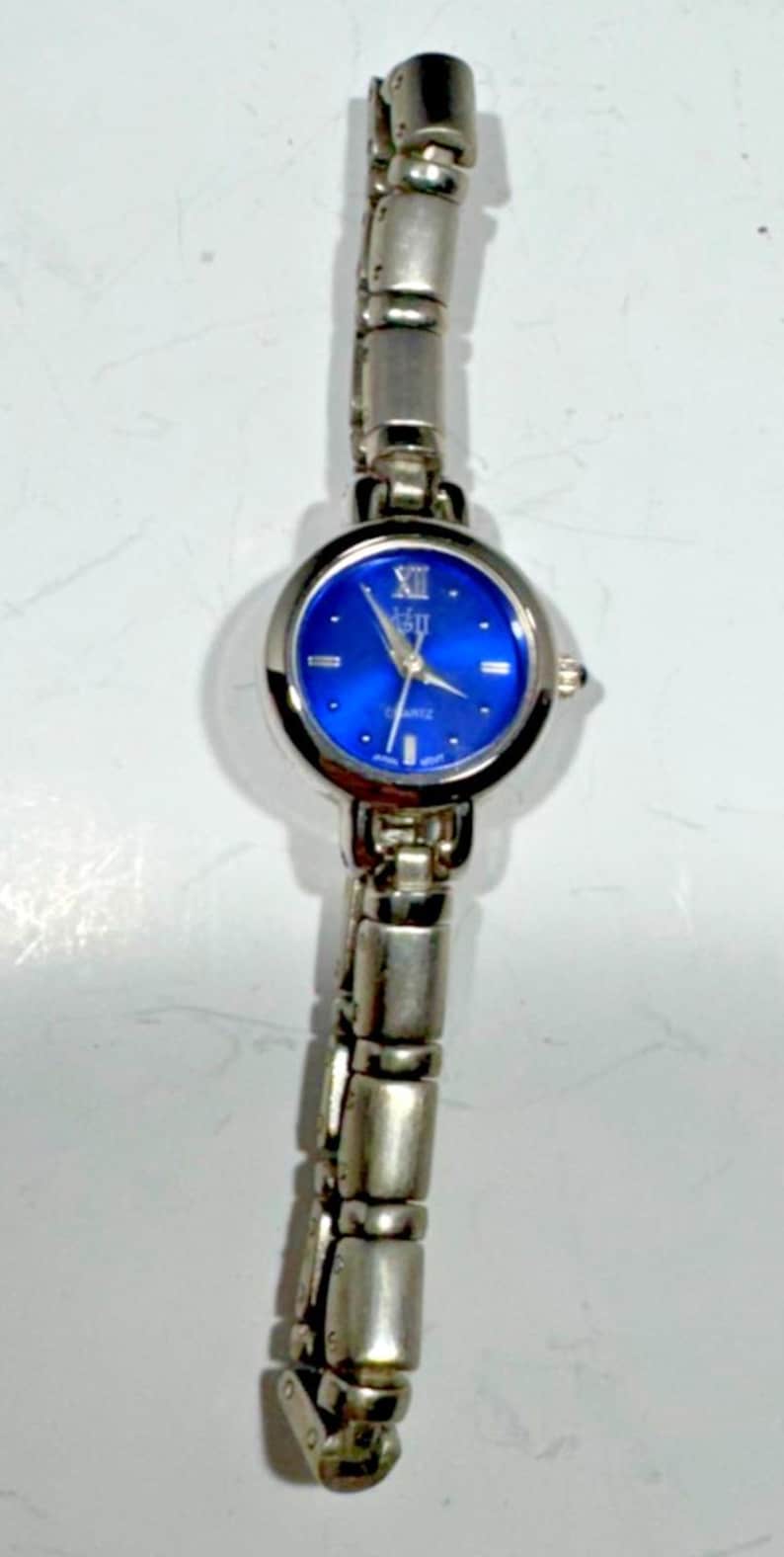 VG II Analog Armbanduhr Quartz Uhrwerk Blaues Zifferblatt Made in Japan Bild 1