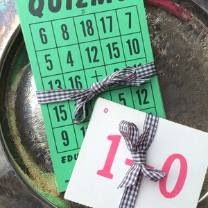 PAQUETE COMBO: 10 tarjetas didácticas QUIZMO con números antiguos (5 verdes y 5 marfil) de 1958 de Milton Bradley - Ephemera Bingo