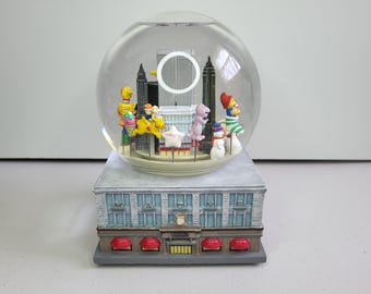 1999 Macy's Thanksgiving Day Parade Musical Snow Globe NYC Twin Towers Herald Square. Works. READ.