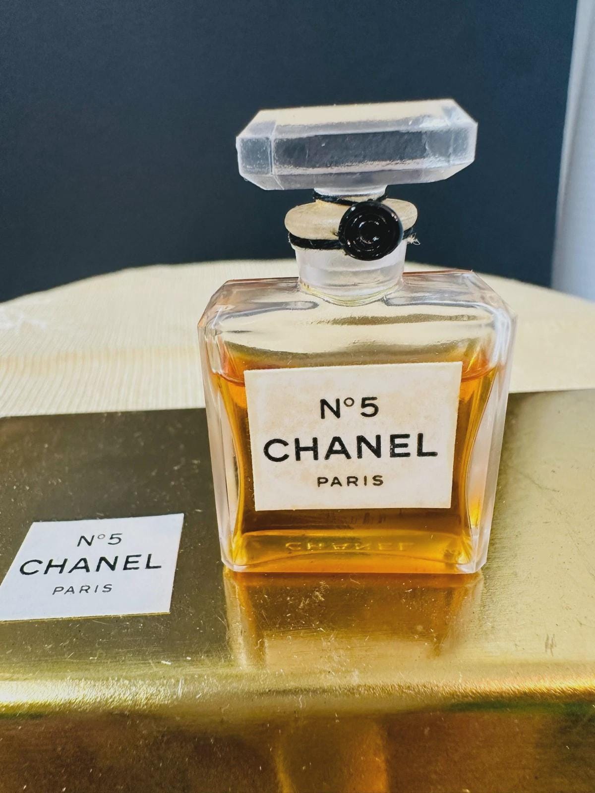 900ml CHANEL N°5 L'EAU 専用ボックス入り非売品ビッグサイズ 900ml CHANEL N°5 L´EAU 専用ボックス入り非売品ビッグサイズ