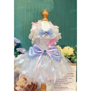Anpassbares Hochzeitshundekleid, weiße Blumenspitze 3D Bögen Kleid für Katzen und große Hunde, Geburtstagshundekleid, Haustierkleidung Sommer Cami Kleid