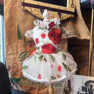 Anpassbares Hundehochzeitskleid, rotes Rosen-Tüllkleid Brautjungfernkleid für große Hunde und Katzen, Haustierkleidung-Hundegeburtstagskleid