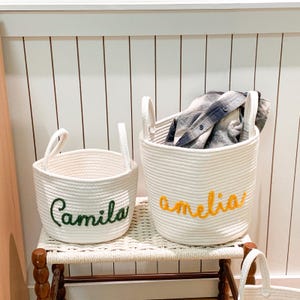 Personalisierter handgemachter Korb, benutzerdefinierter Name Babykorb, Baumwollbaby-Geschenkkorb, Babyspielzeugkorb, Babypartykorb, Babyaufbewahrungskorb
