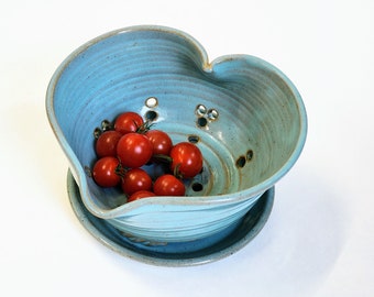 Berry Bowl Handmade Heart Shaped Colander Set with Round Saucer Spoon Rest