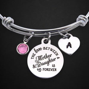 The Love Between Mother and Daughter Is Forever Bracelet, Daughter Bracelet, Daughter Jewelry, Daughter Gift, Mother Gift, Bracelet for Mom