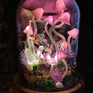 Förtrollad lila svamplampa med miniatyrälva, söt älvlampa, nattlampa med fantasisvamp, unik heminredning, julklapp till födelsedag