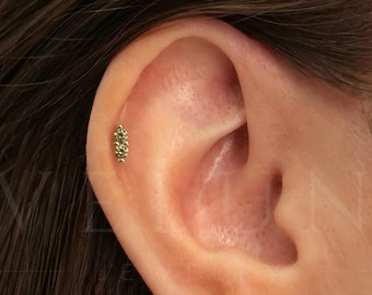 DOS PLAT : labret péridot à dos plat • Tige de cartilage • Boucle d&#39;oreille hélicoïdale • Piercing de conque • Tige de tragus • Boucles d&#39;oreilles avec pierre de naissance