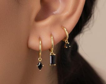 HOOPS: Schwarzer Onyx Baumeln Ohrringe • Schwarze Ohrringe • Geburtsstein Ohrringe • Geschenk für Sie • Edelstein Ohrringe • Gold Creolen