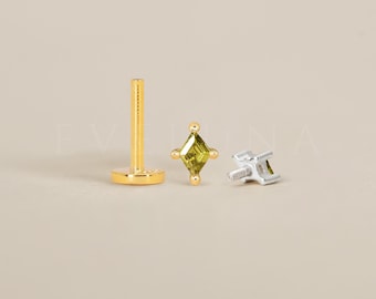 PLATTE ACHTERKANT: peridot labret met platte achterkant • Kraakbeensteel • Helixoorbel • Conch-piercing • Tragussteker • Geboortesteenoorbellen