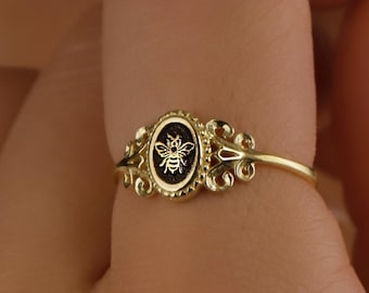 Honey bee signet ring • Pinky ring • Gold Bee jewelry • Sterling silver women ring • Gift for women • Statement vintage style rings